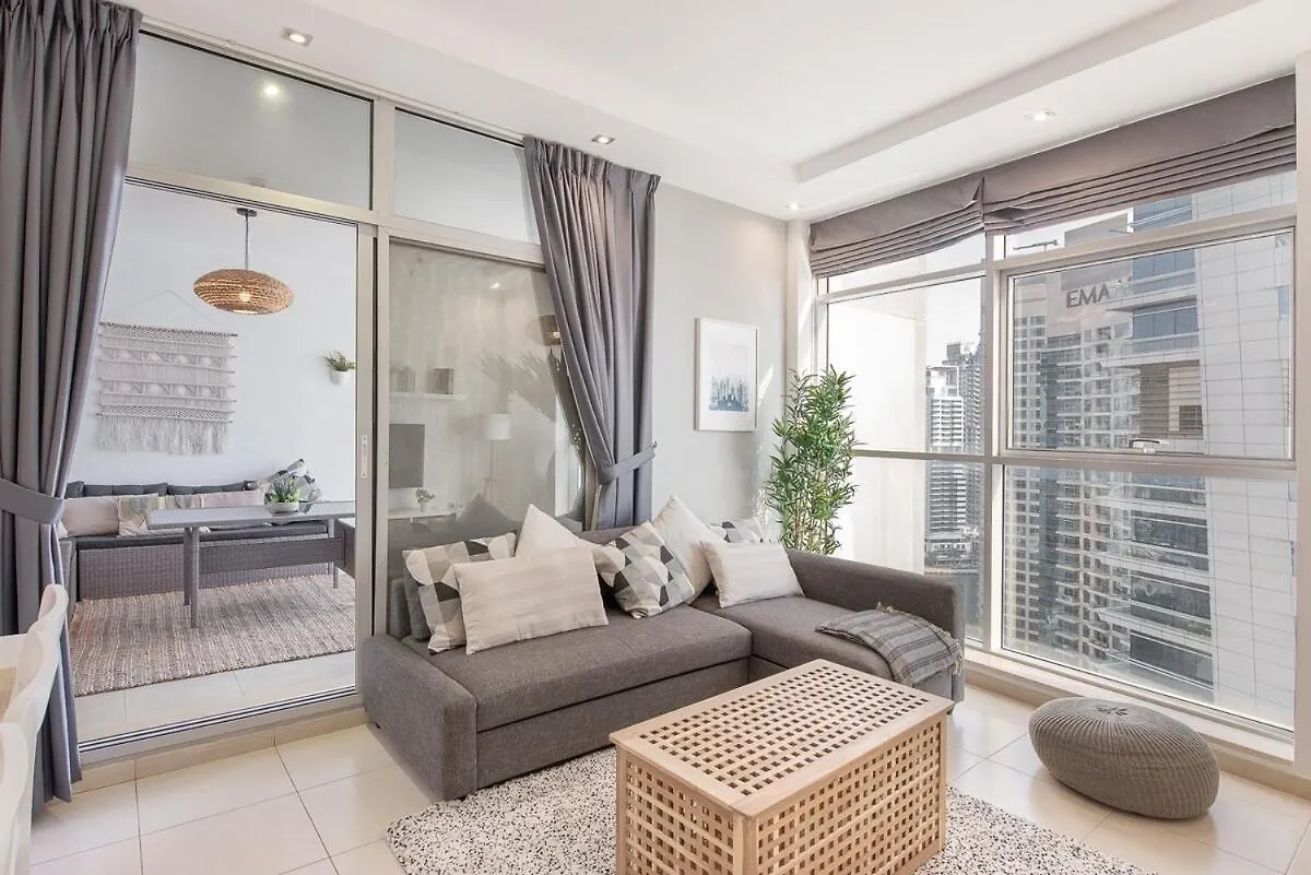 Eye-Captivating 3Bedroom Apartment Near The Beach In Dubai Marina