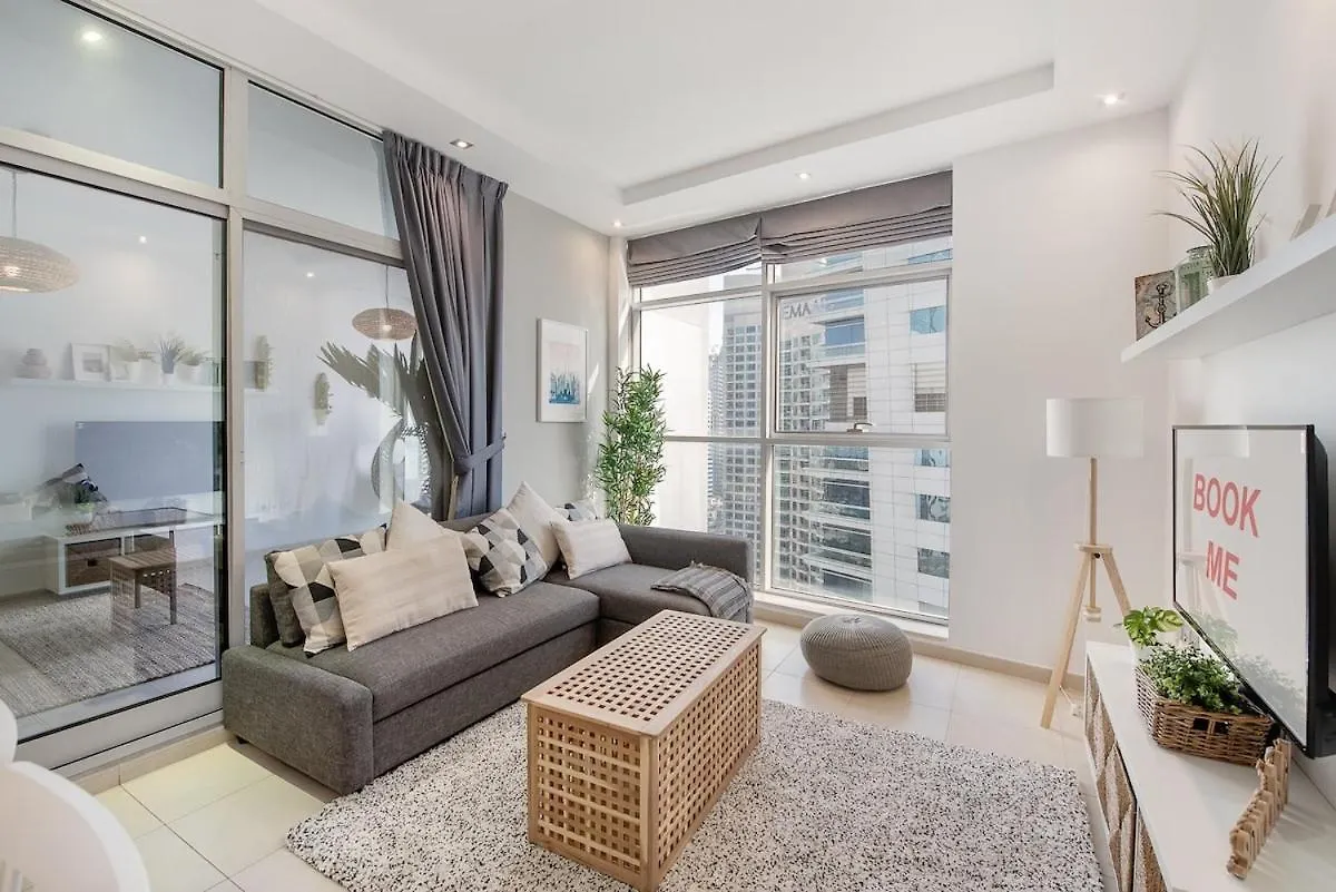 Eye-Captivating 3Bedroom Apartment Near The Beach In Dubai Marina