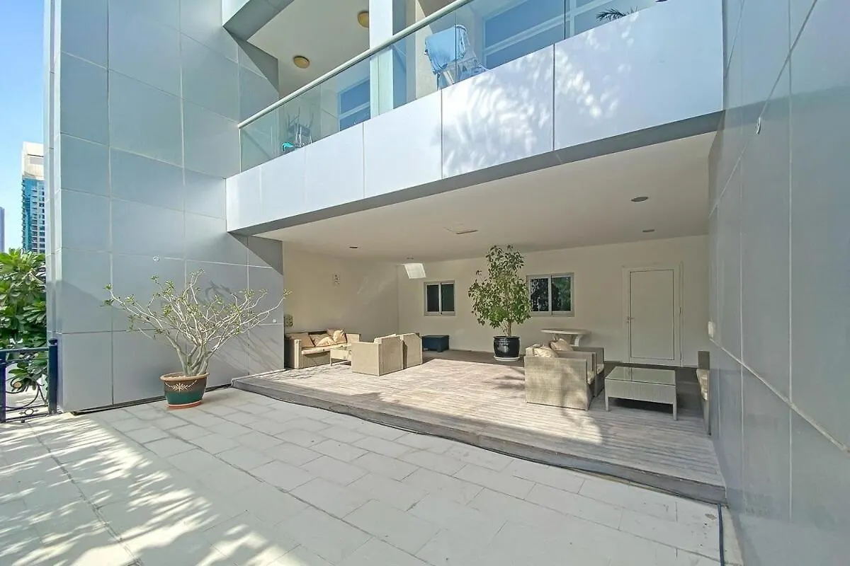 Eye-Captivating 3Bedroom Apartment Near The Beach In Dubai Marina