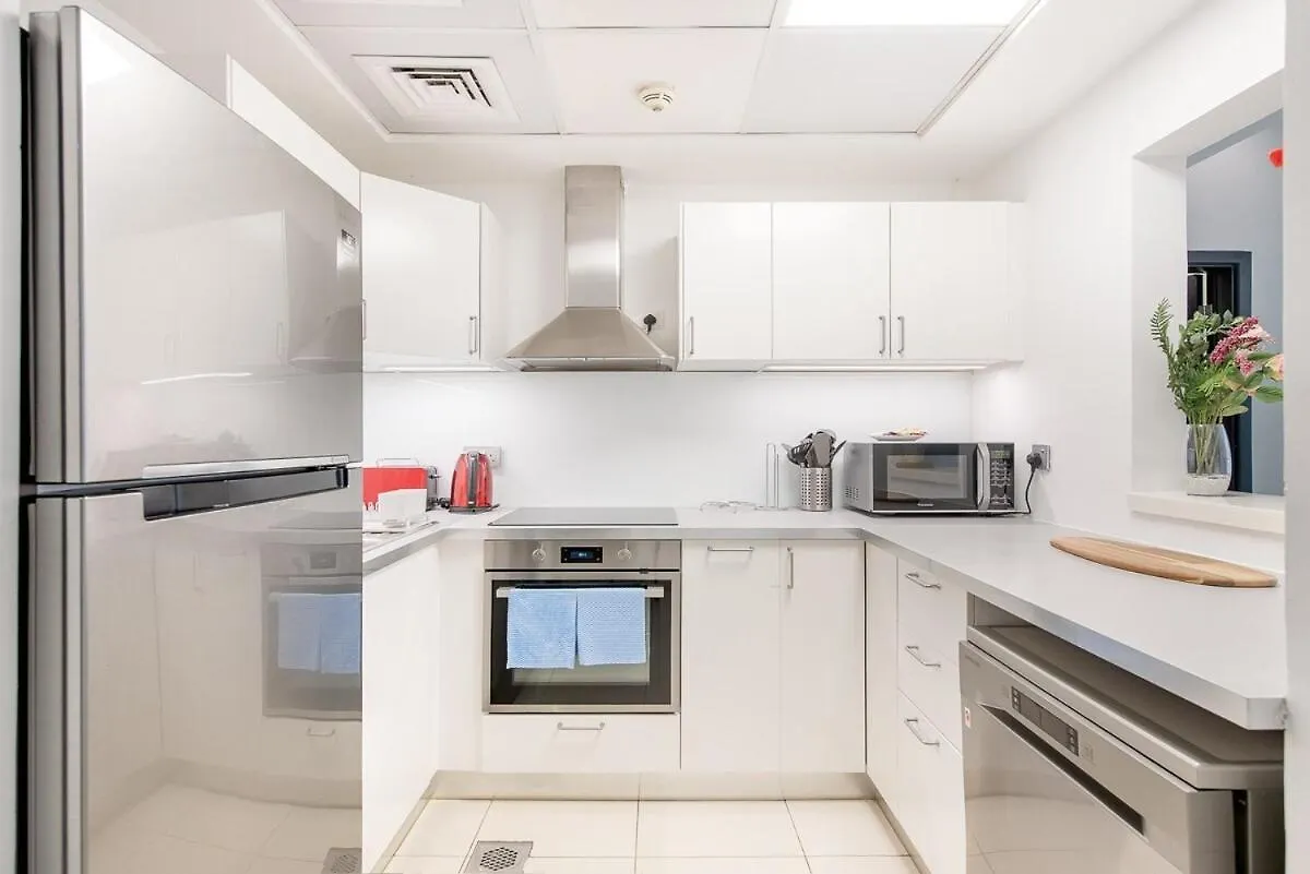 Eye-Captivating 3Bedroom Apartment Near The Beach In Dubai Marina United Arab Emirates